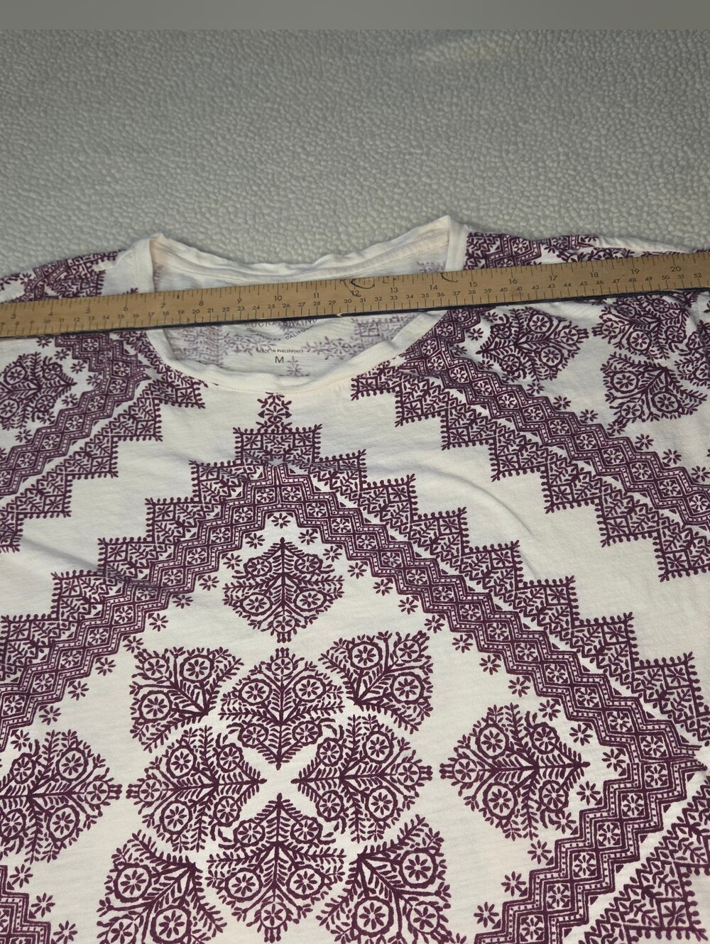 Lucky Brand Women’s Cream Tee with Burgundy Mosaic Print Size Medium - Picture 5 of 9
